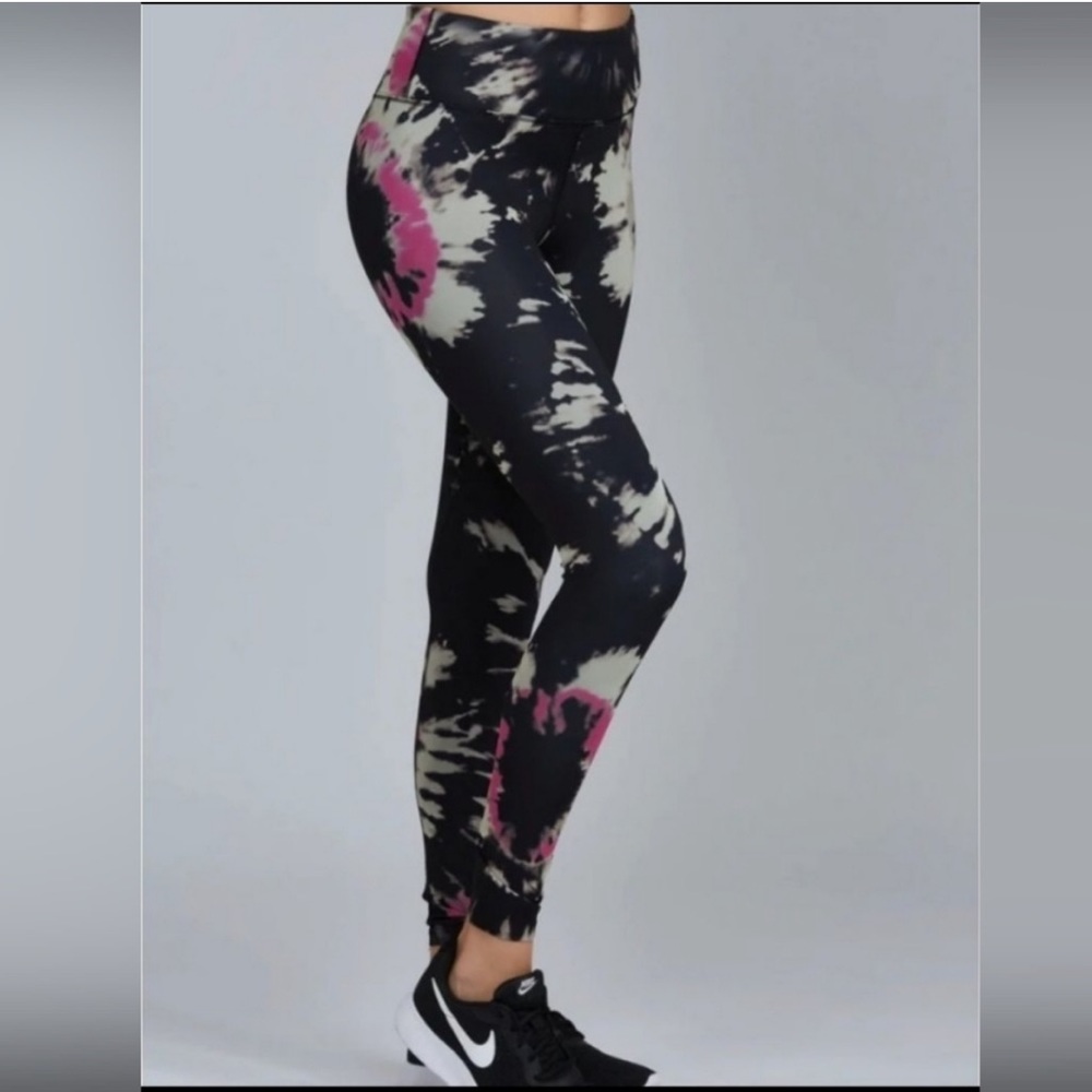 NWT Noli Yoga Tie Dye Legging